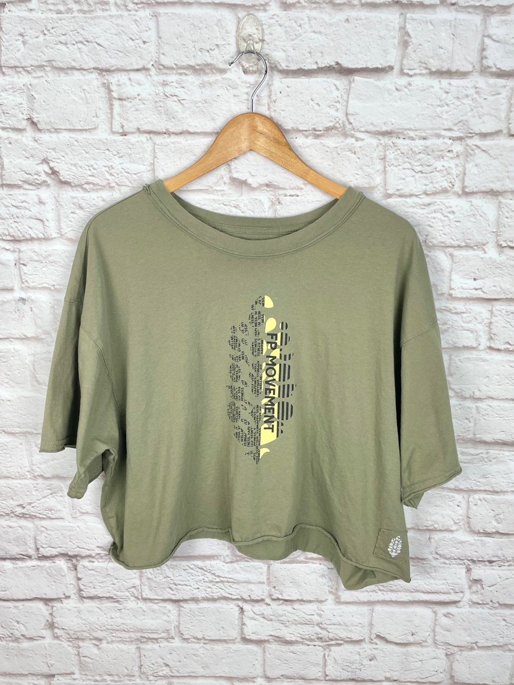 Free People Movement Inspire Cotton Hunter Green Graphic Cropped Tee Size M